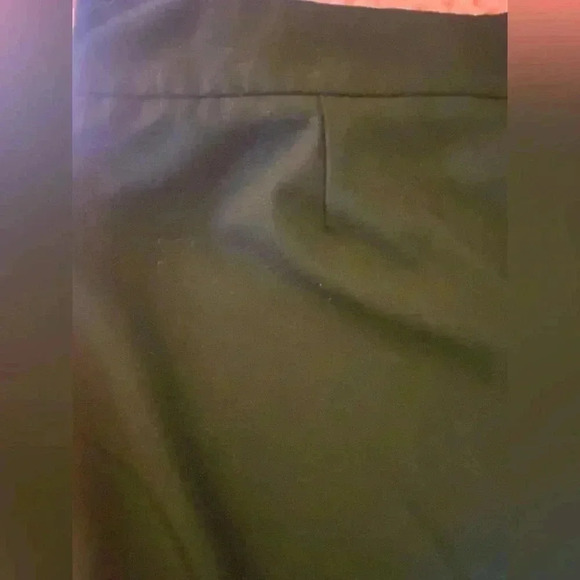 NWOT T-Tahari Black Trousers with Gold Zippers and Accents - Picture 5 of 10